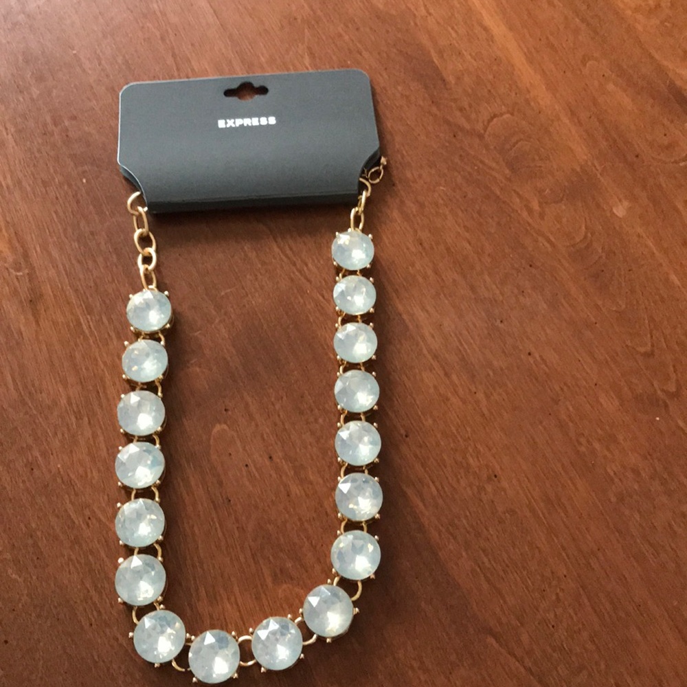 Very pretty express statement necklace
